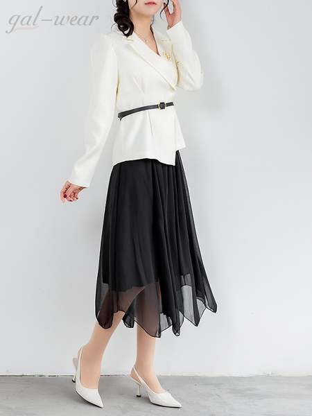 ホワイト/スーツジャケット+ブラック/スカート